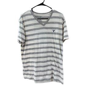 🌸3/$15🌸Gray and White Striped American Eagle V-Neck T-shirt sz Medium